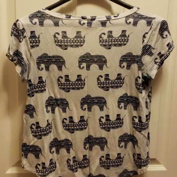Blue/Cream Crop Top w/Elephants - Picture 3 of 3